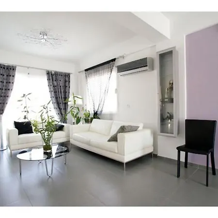 Villa Your Beautiful Holiday Minutes From The Beach, 1489 Protaras