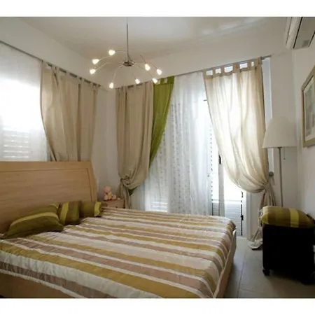Villa Your Beautiful Holiday Minutes From The Beach, 1489 *
